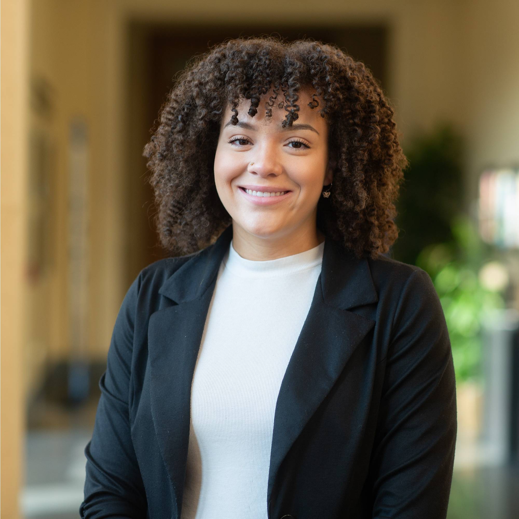 Leah Thomason Headshot